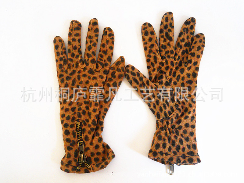 秋冬季时尚保暖<em>手套</em> <em>女式</em>豹纹百搭<em>手套</em> 厂家批