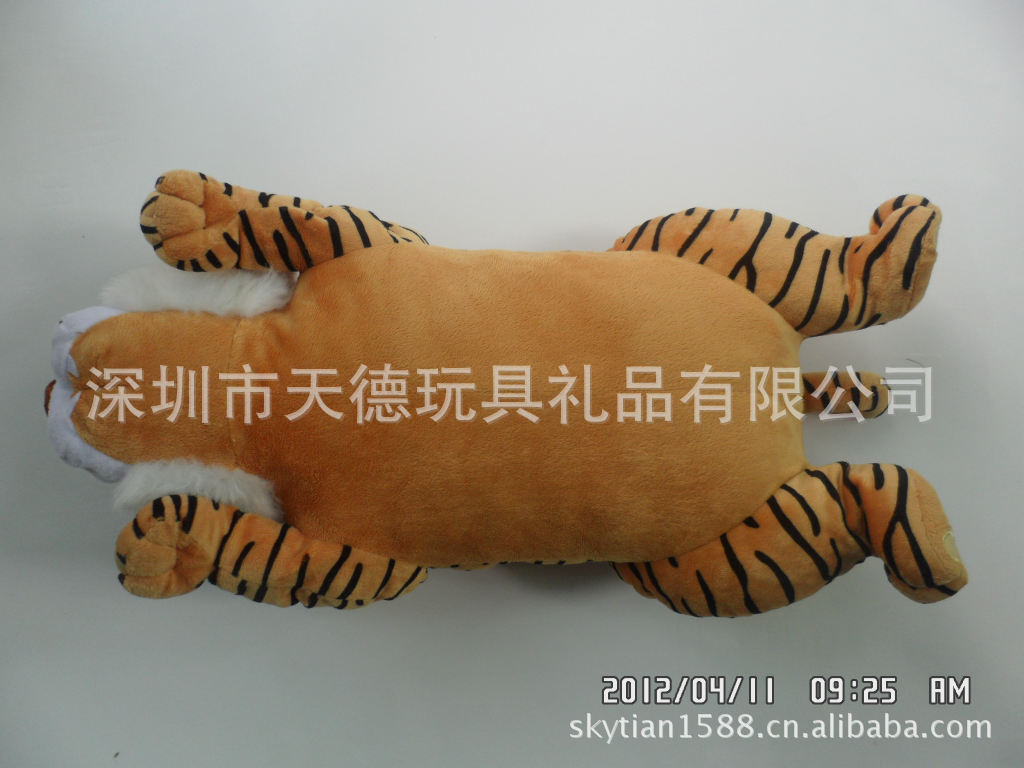 【厂家供应形象生动逼真老虎毛绒玩具抱枕靠垫