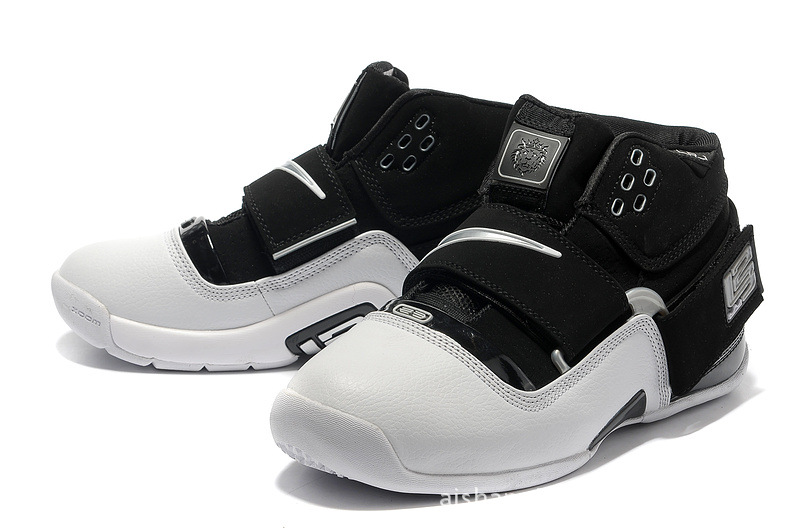 【大量现货供应 耐克勒布朗-詹姆斯士兵1代时