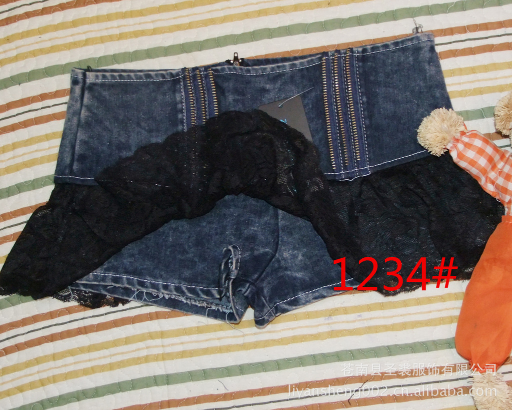 【夏季韩版破洞毛边<em>女牛仔超短裤</em> 热裤 厂家直