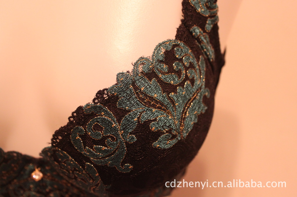 【热销正品<em>慕莎</em>纯专业调整型<em>内衣</em>黑色玫瑰<em>精油</em>