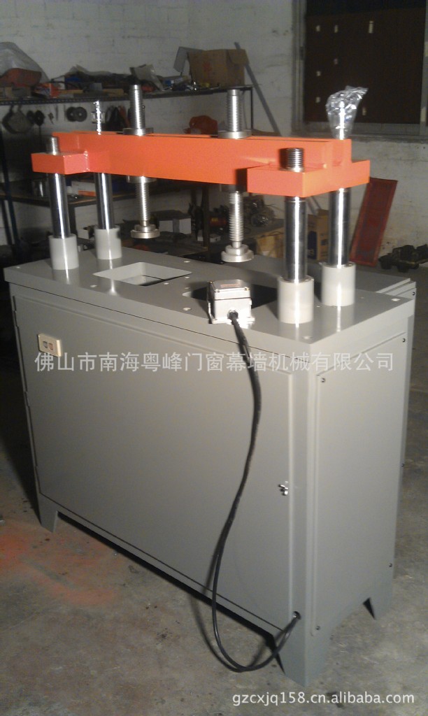 四柱油压冲压机 铝合金门窗设备\/铝门窗设备\/门