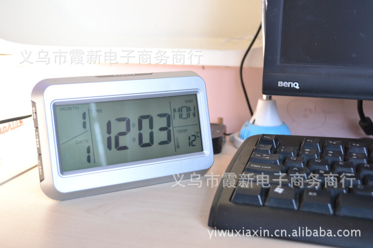 批发采购钟表-2616声控感应钟 大屏幕 LCD蓝