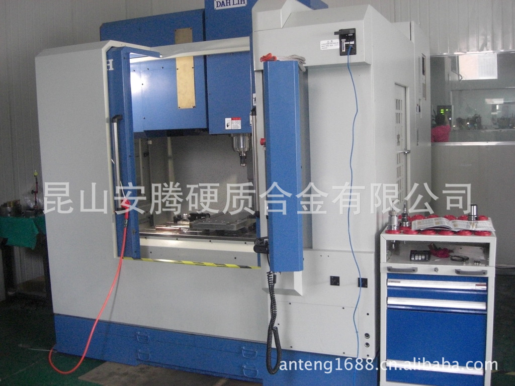 昆山机械加工厂/塑胶模具加工/注塑机设备配件加工/塑胶零部件