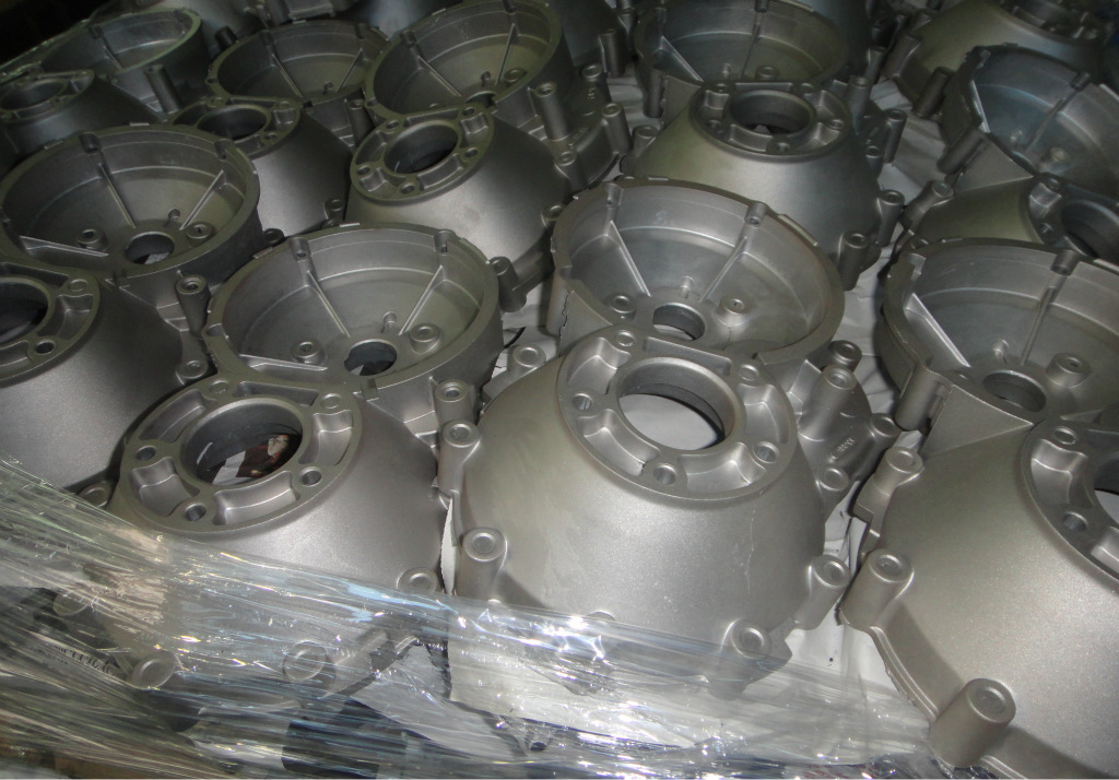 东莞压铸工厂专业一条龙模式提供精密铝合金、锌合金压铸加工