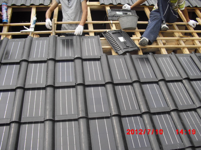 太阳能光伏瓦/光伏陶瓷瓦/会发电的瓦/会发电的屋顶 8w