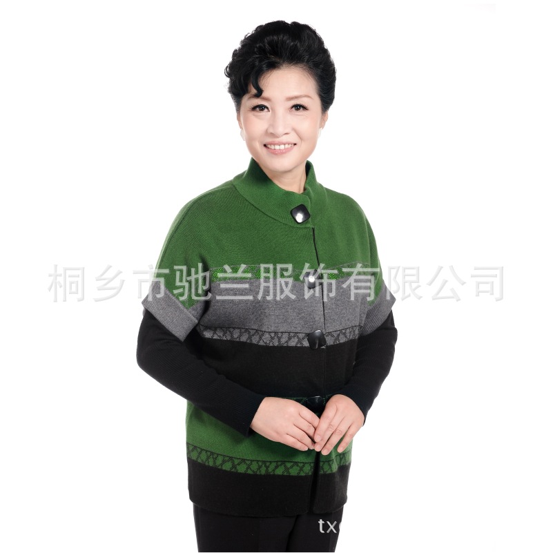 2012秋冬季新款韩版女装圆领单排扣条纹妈妈装女式针织羊毛衫外套