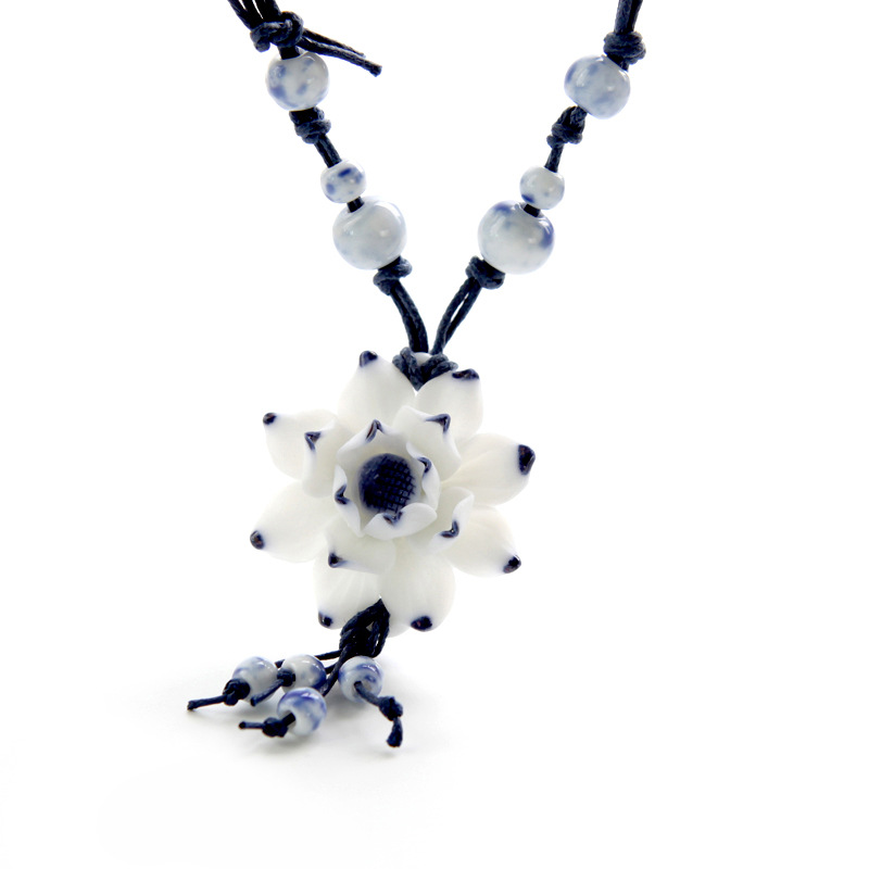 【J02-1景德镇<em>手工</em>陶瓷首饰青花瓷<em>蓝</em>荷花<em>毛衣</em>