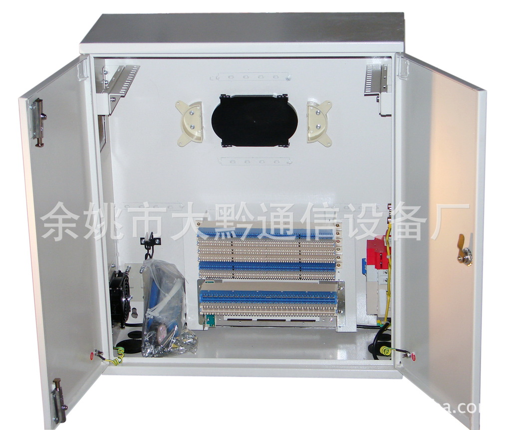 壁挂式光纤光缆分线箱(光纤光缆分线箱)直销工厂大黔通信