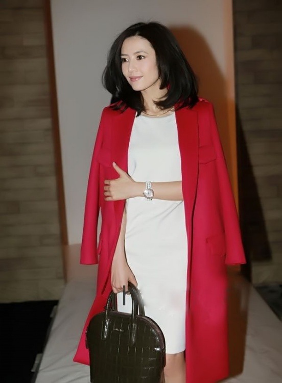 2012秋款<em>外套</em>明星款大衣<em>斗篷女外套</em>明星高圆