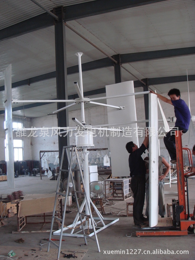【微噪音超低转速龙泉200kw垂直轴风力发电机