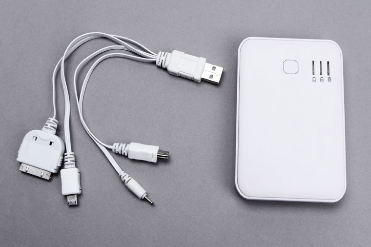 工厂供应品能手机移动电源大容量移动宝贴牌