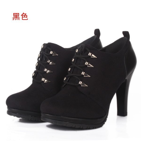 2012新款达芙妮<em>秋款女鞋</em>秋单鞋DAE2401020