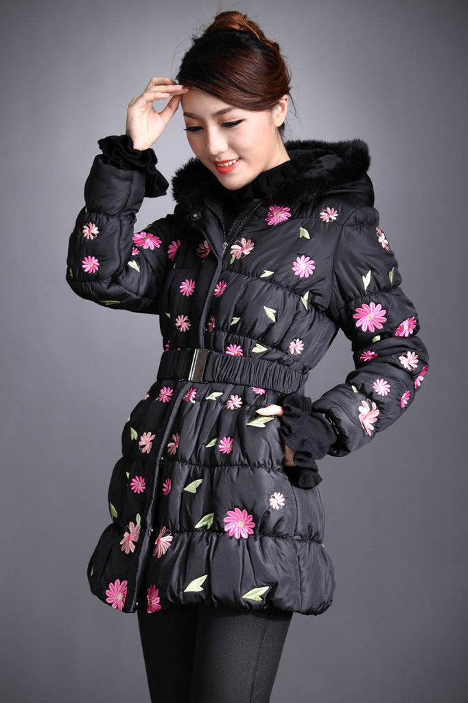 韩版刺绣中老年女装<em>棉衣</em> 长款<em>中年妇女棉袄</em>冬