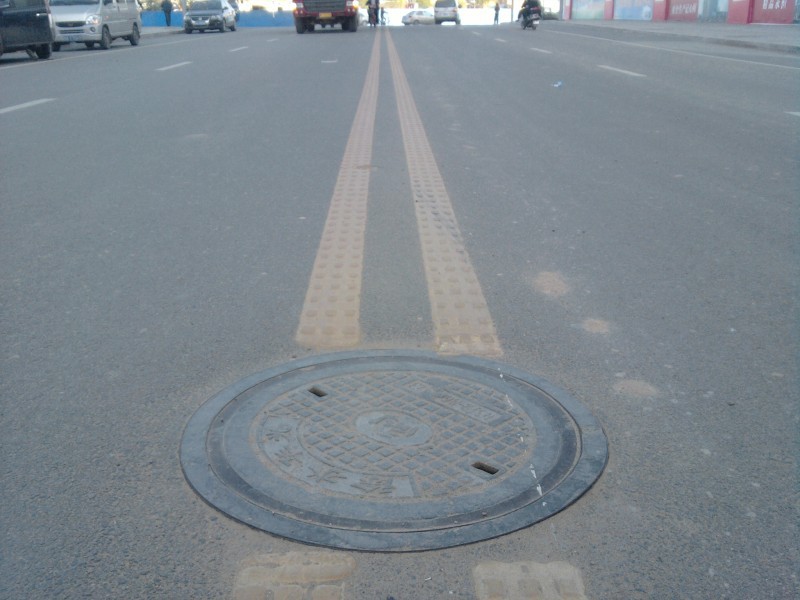 【槽钢边钢纤维混凝土检查井盖Φ750(国家专利