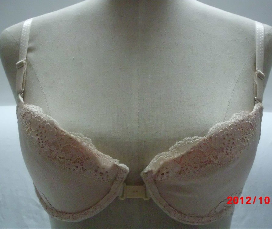 日本单<em>外贸文胸义乌</em>工厂直销:棉丝掐蕾丝新款