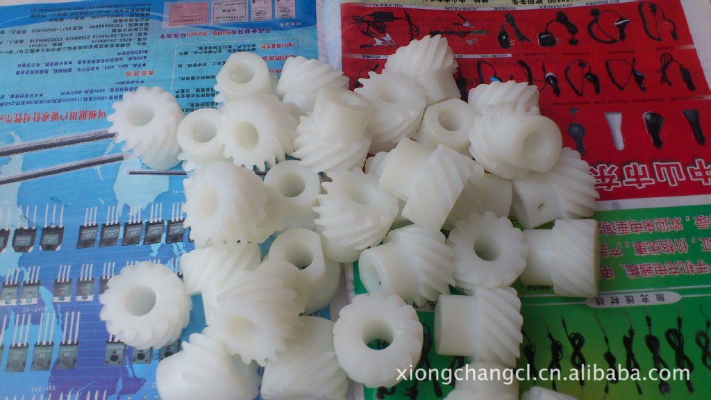 齿轮-深圳沙井雄昌齿轮厂专业供应各种UPE塑