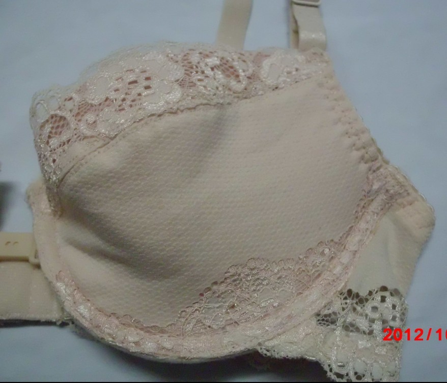 日本单<em>外贸文胸义乌</em>工厂直销:棉丝掐蕾丝新款