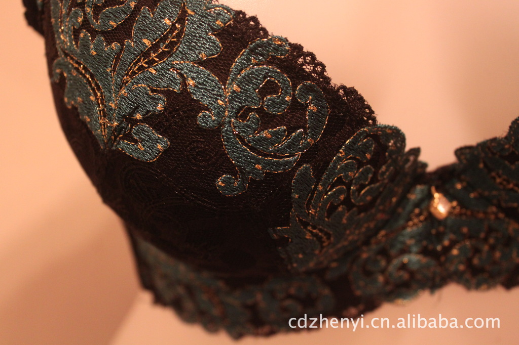 【热销正品<em>慕莎</em>纯专业调整型<em>内衣</em>黑色玫瑰<em>精油</em>