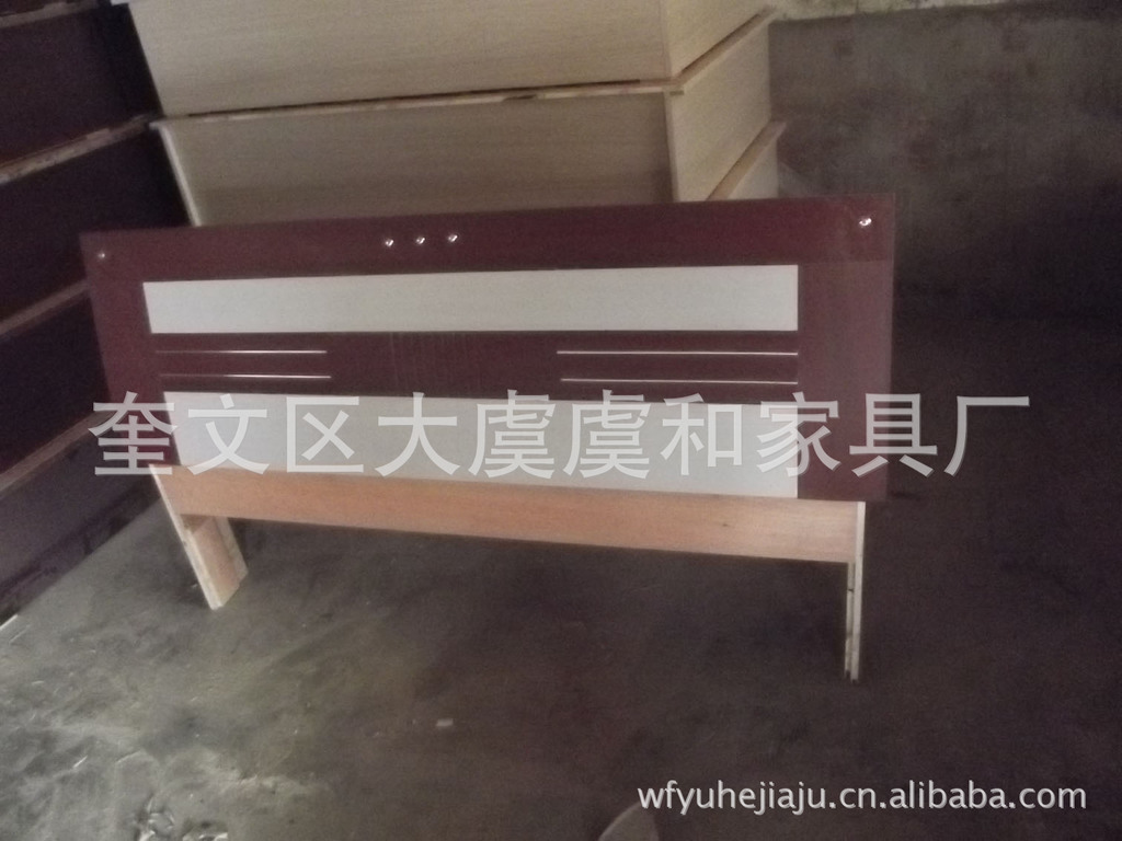 【高品质】产品推荐直销 家居用品床类 木工板