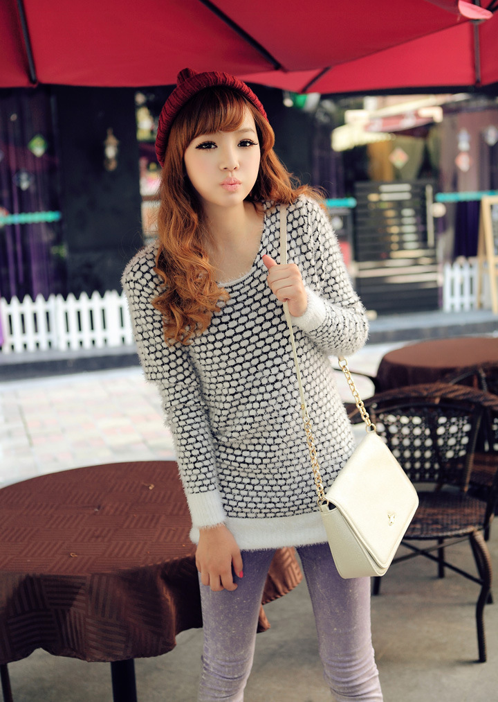 <em>冬装新款毛衣批发</em>女式套头<em>毛衣批发</em>面料舒服女