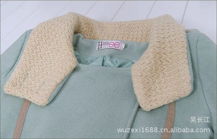 <em>中档品牌女装</em>批发2012冬装新韩版毛线领双排