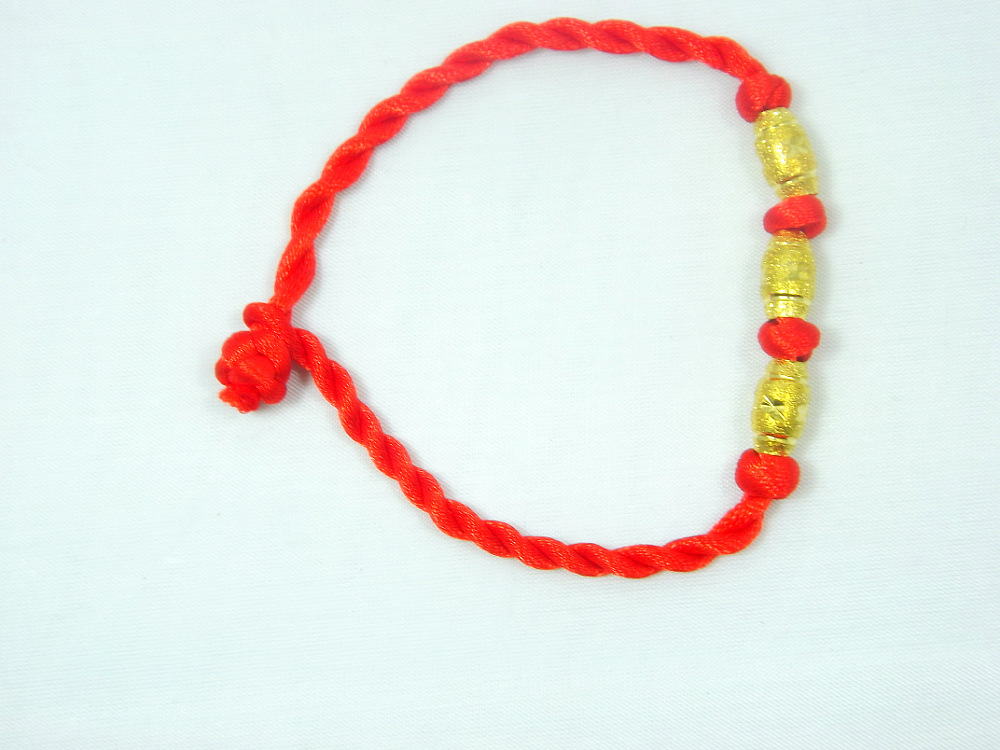 批发采购手饰-本命年红绳带仿金手链批发,渡2