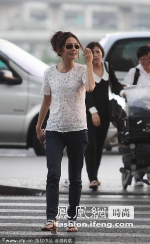 女星机场雷人街拍 范冰冰麻袋睡衣李湘装豪客