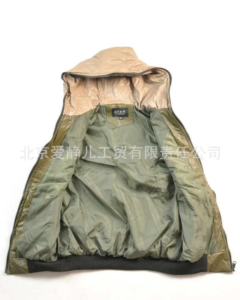 2012秋季新款 Pu拼色<em>男士马甲批发</em> 122#图片