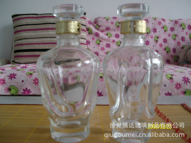 厂家生产供应新款精白玻璃瓶 各类品牌白酒瓶