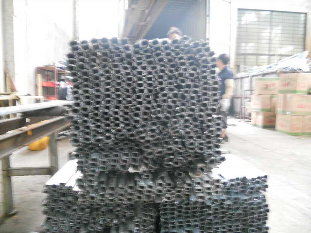 供应塑料门窗钢衬