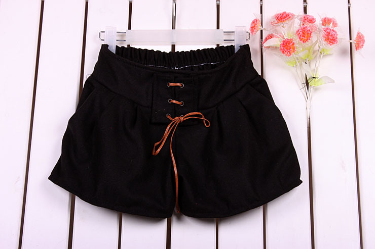 【韩版秋<em>冬季</em>新品<em>妮子短裤</em> 均码宽松毛呢短裤