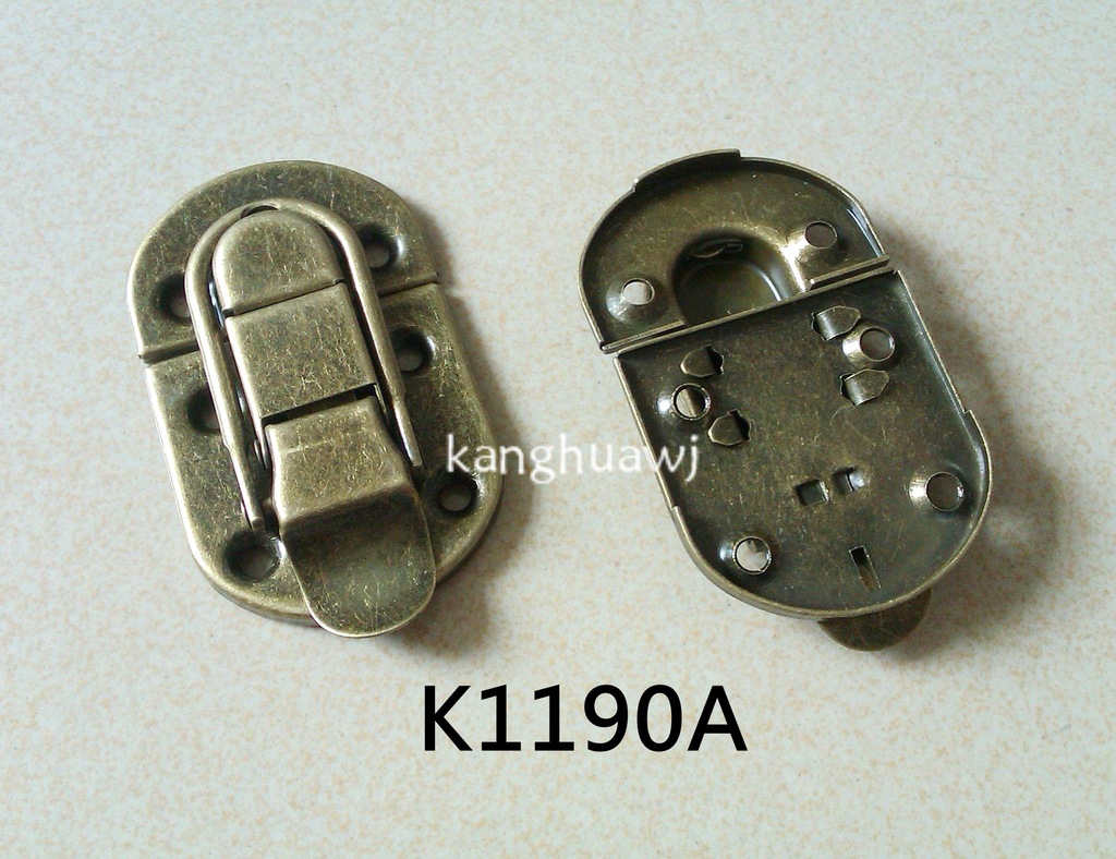 厂家产销箱包五金:挂铬色k1130 箱锁扣 适用于铝箱,皮箱