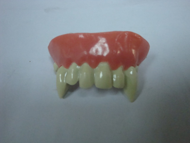 【厂家大量销售万圣节 鬼牙 仿真陶瓷假牙】价