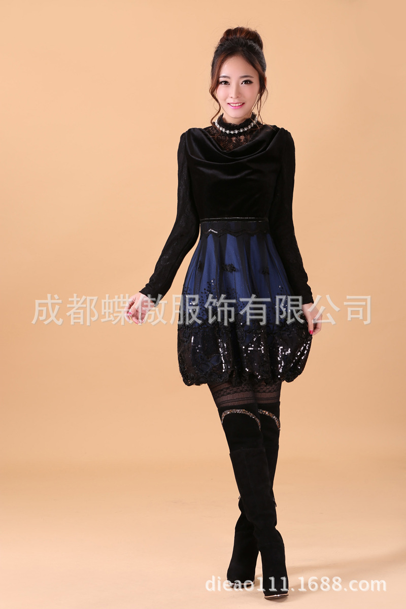 傲春季蕾丝连衣裙珍珠重工刺绣修身裙<em>金丝绒</em>长