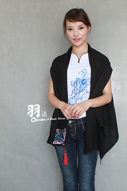 【<em>中式</em>复古<em>民族风</em>暗纹绣片流苏<em>马甲</em>披肩围巾两