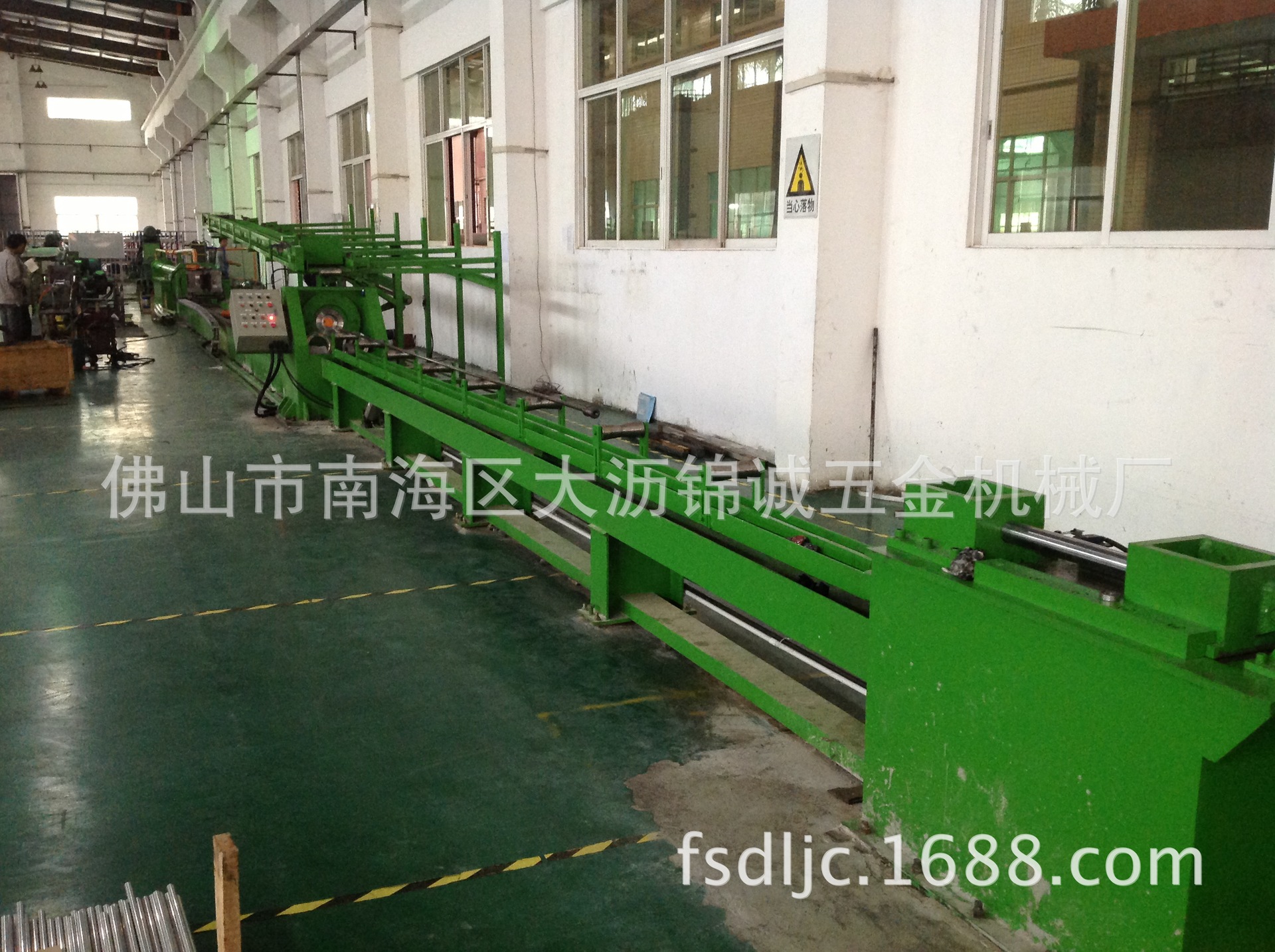 广西上一年新增堵截式甘蔗收成机61台 进步机械化水平