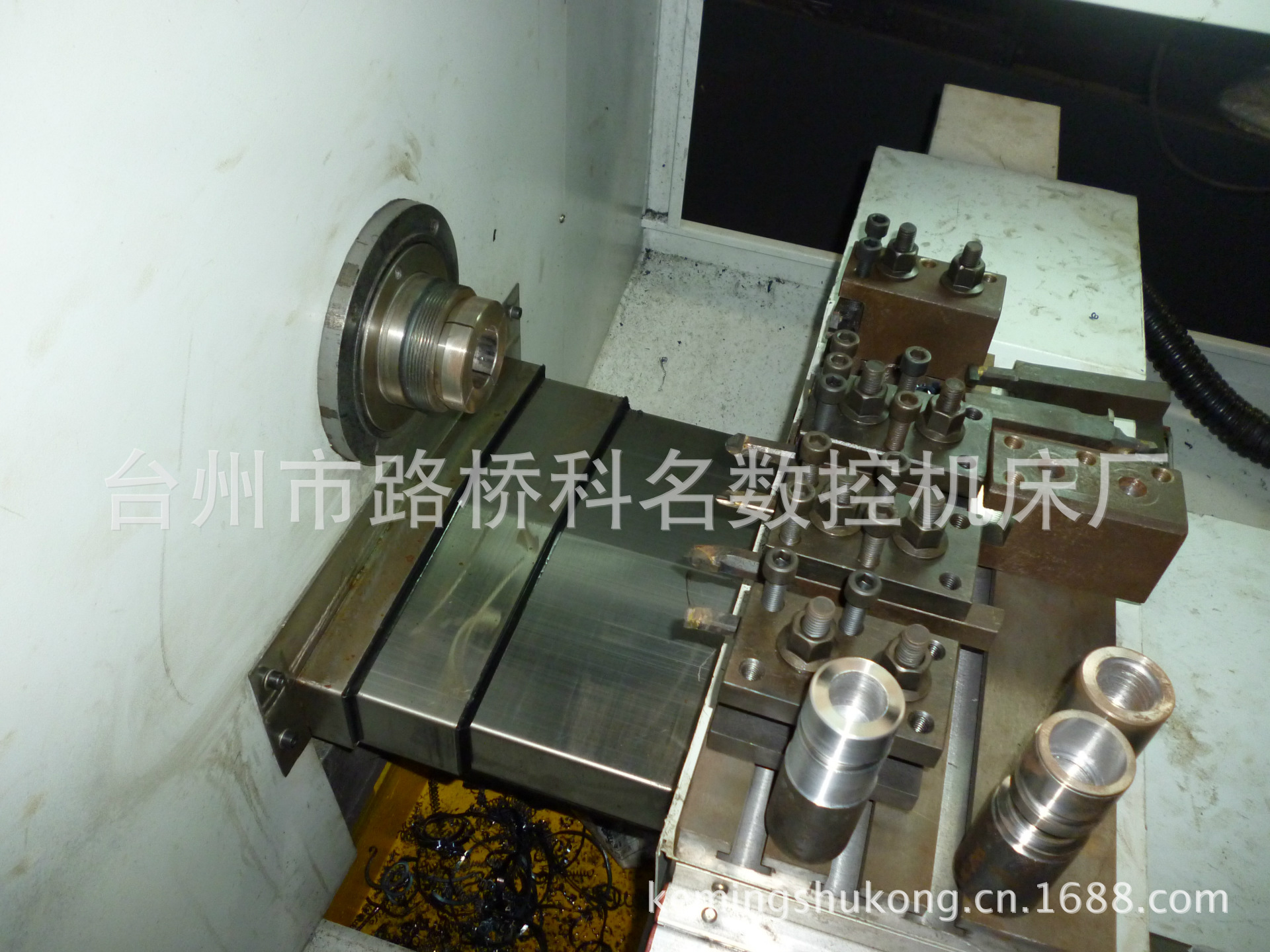 数控机床厂家直销 高精度0640行程加长封闭型数控车床 经济型车床