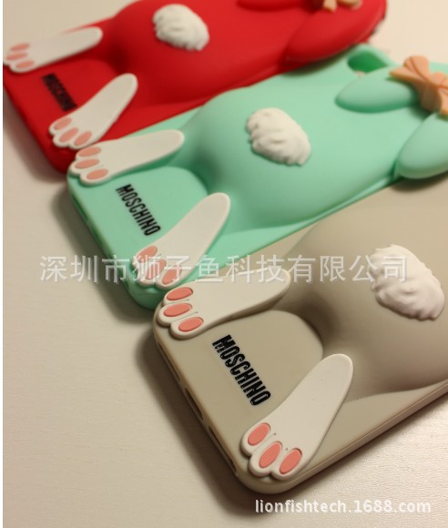 moschino bunny iphone5