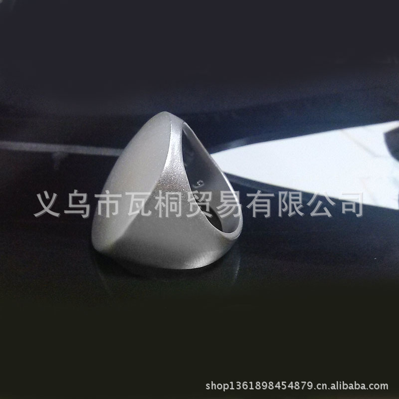 【简约个性 <em>破产姐妹</em> 简约镀厚925银 光面<em>戒指</em>