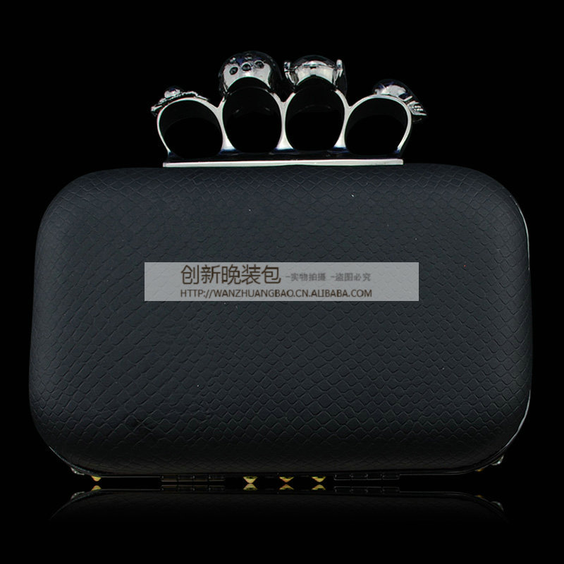 黑色米字型镶钻晚装包