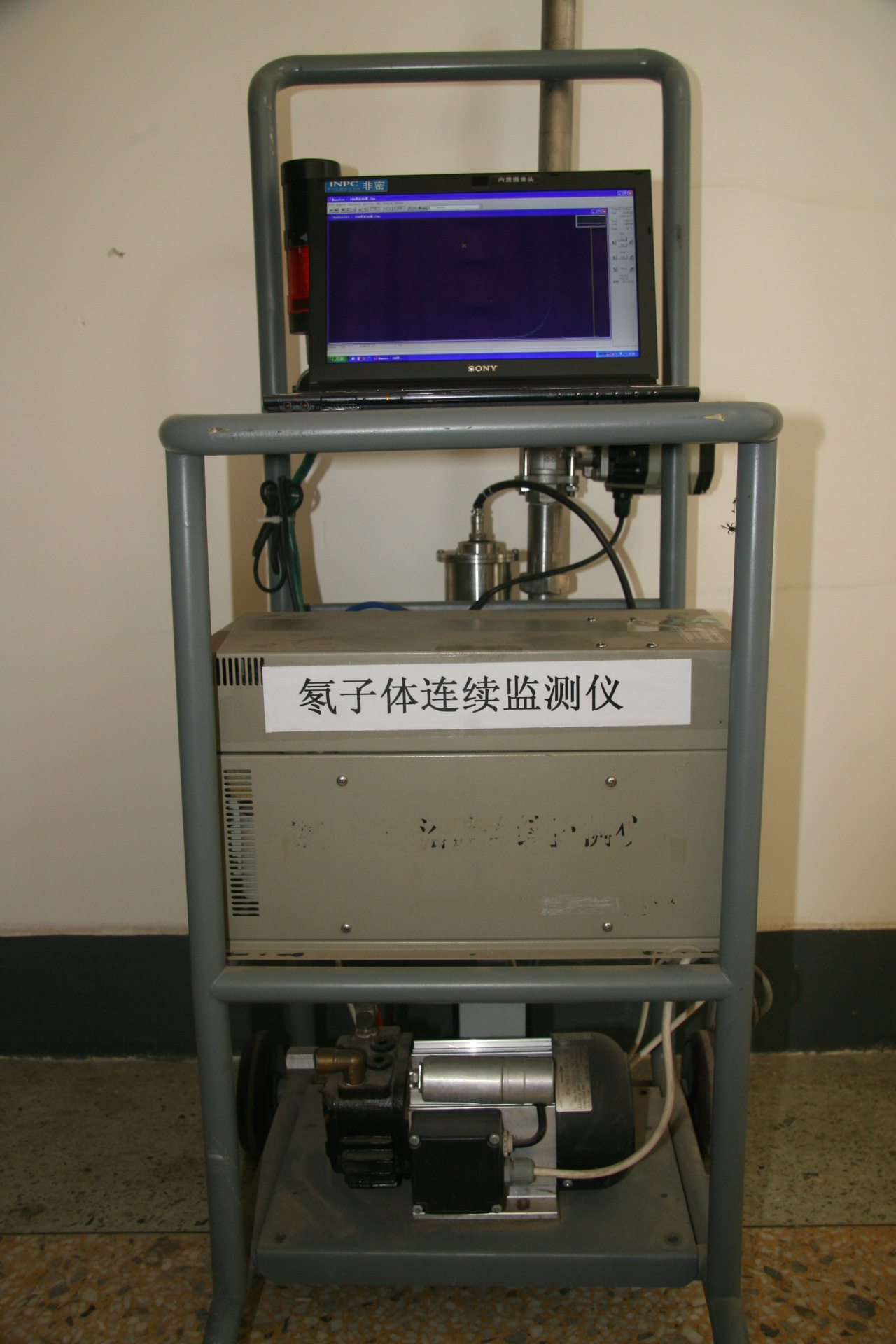 氡子體連續監測機外觀（前）