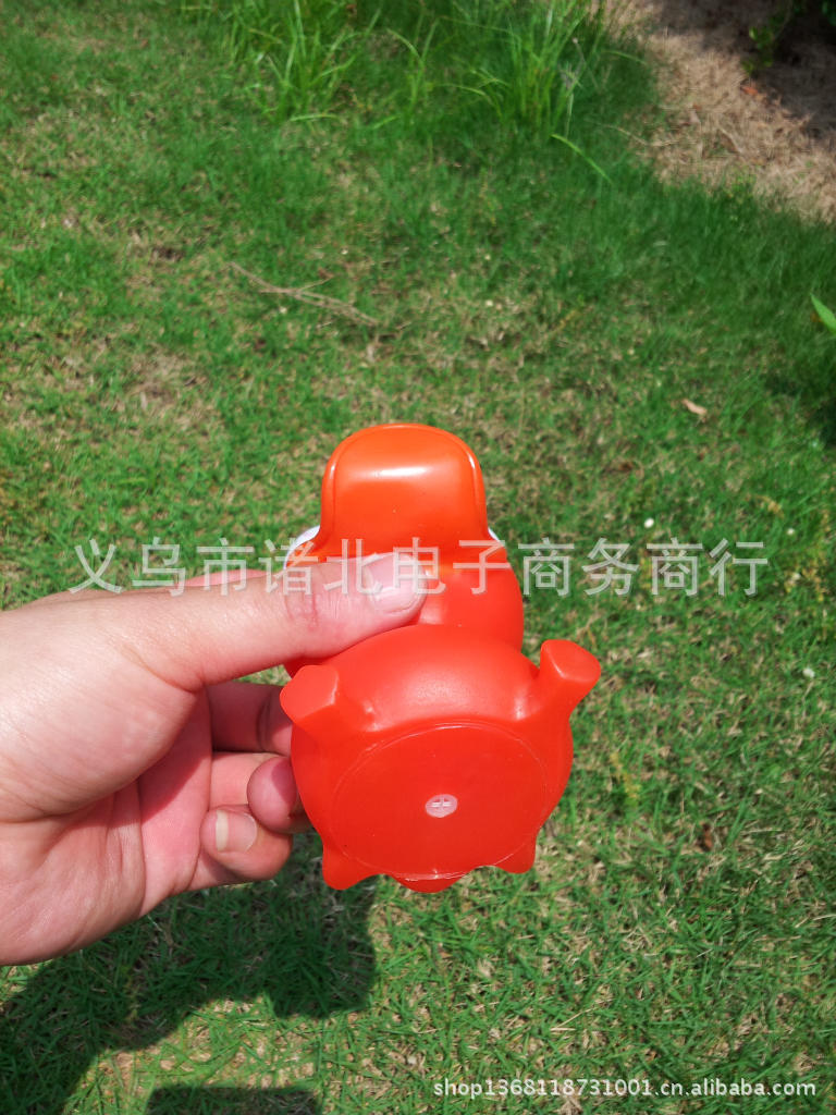 厂家直销 批发爆眼突眼鸭子会叫 闪光 发泄鸭子