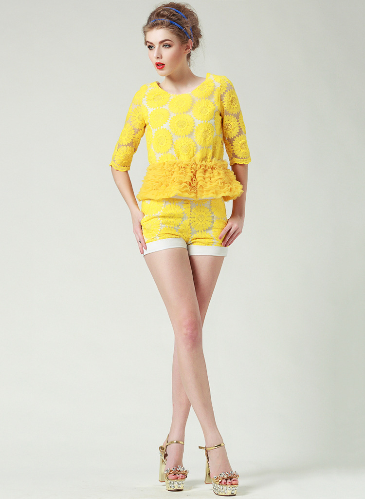 批发采购女式T恤-2013时尚<em>套装上衣</em>+<em>短裤</em>鲜艳