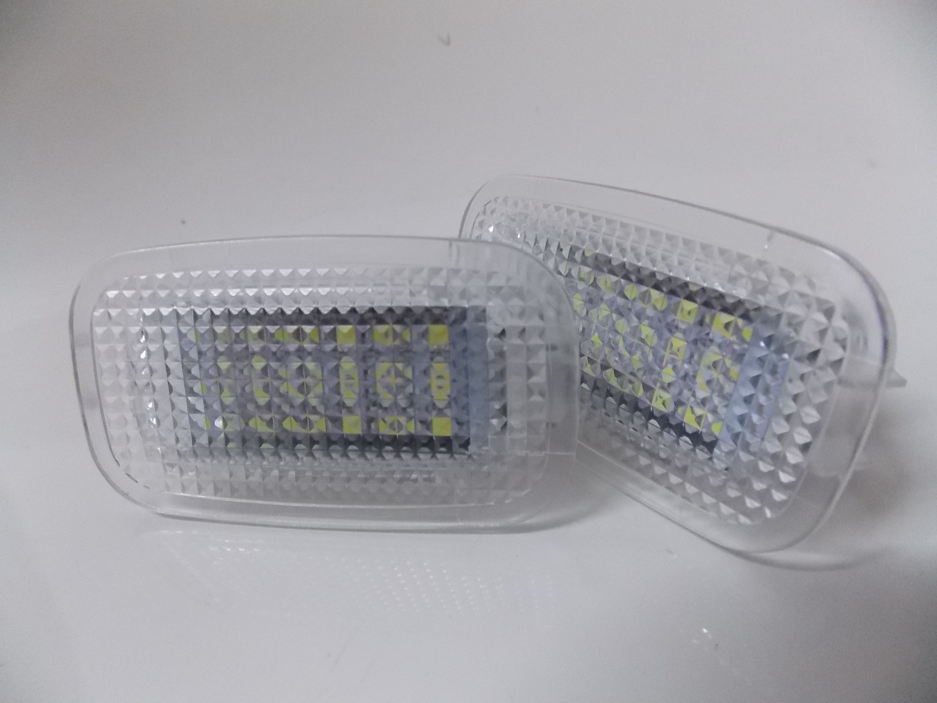 【厂家直销 BENZ奔驰C系W204 LED脚底灯 手