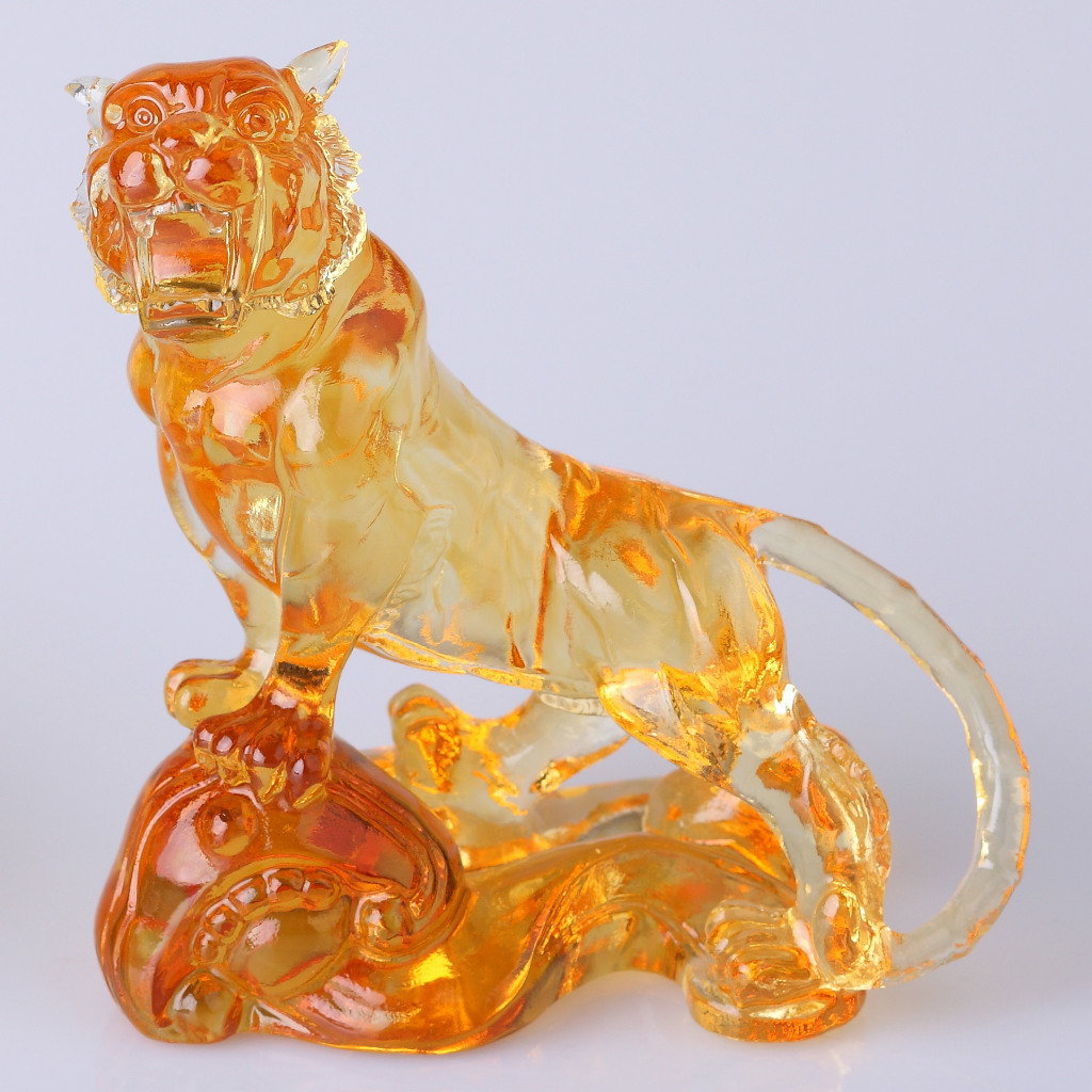 震山虎(12x8x13cm)(0.6kg)