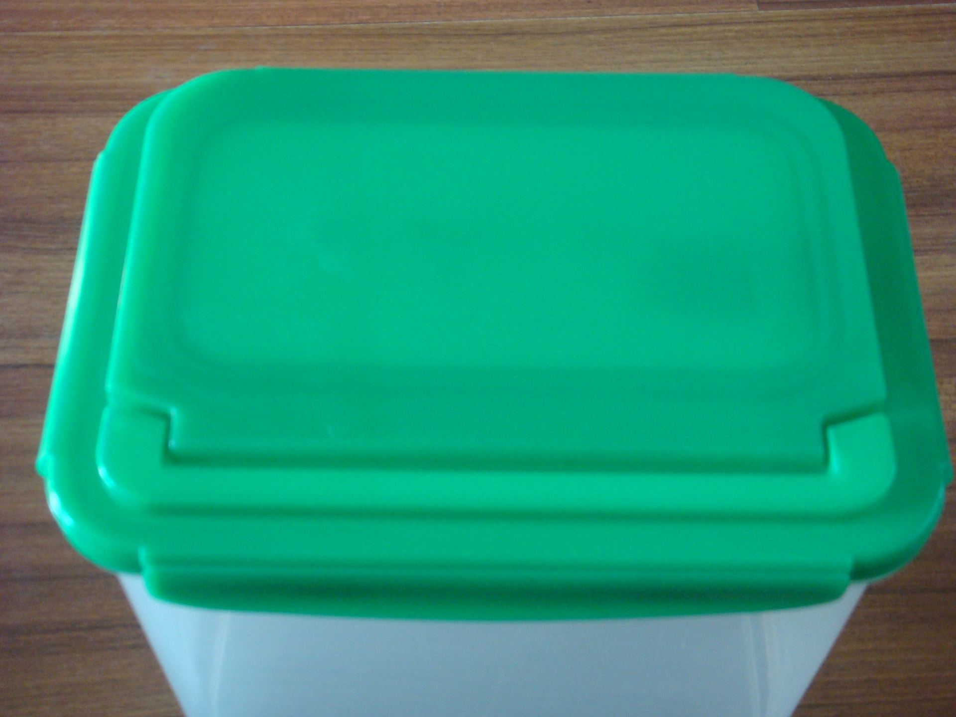 【厂家供应塑料带勺奶粉盒 塑料密封罐 PP奶粉