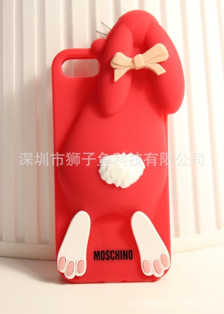 moschino bunny iphone5