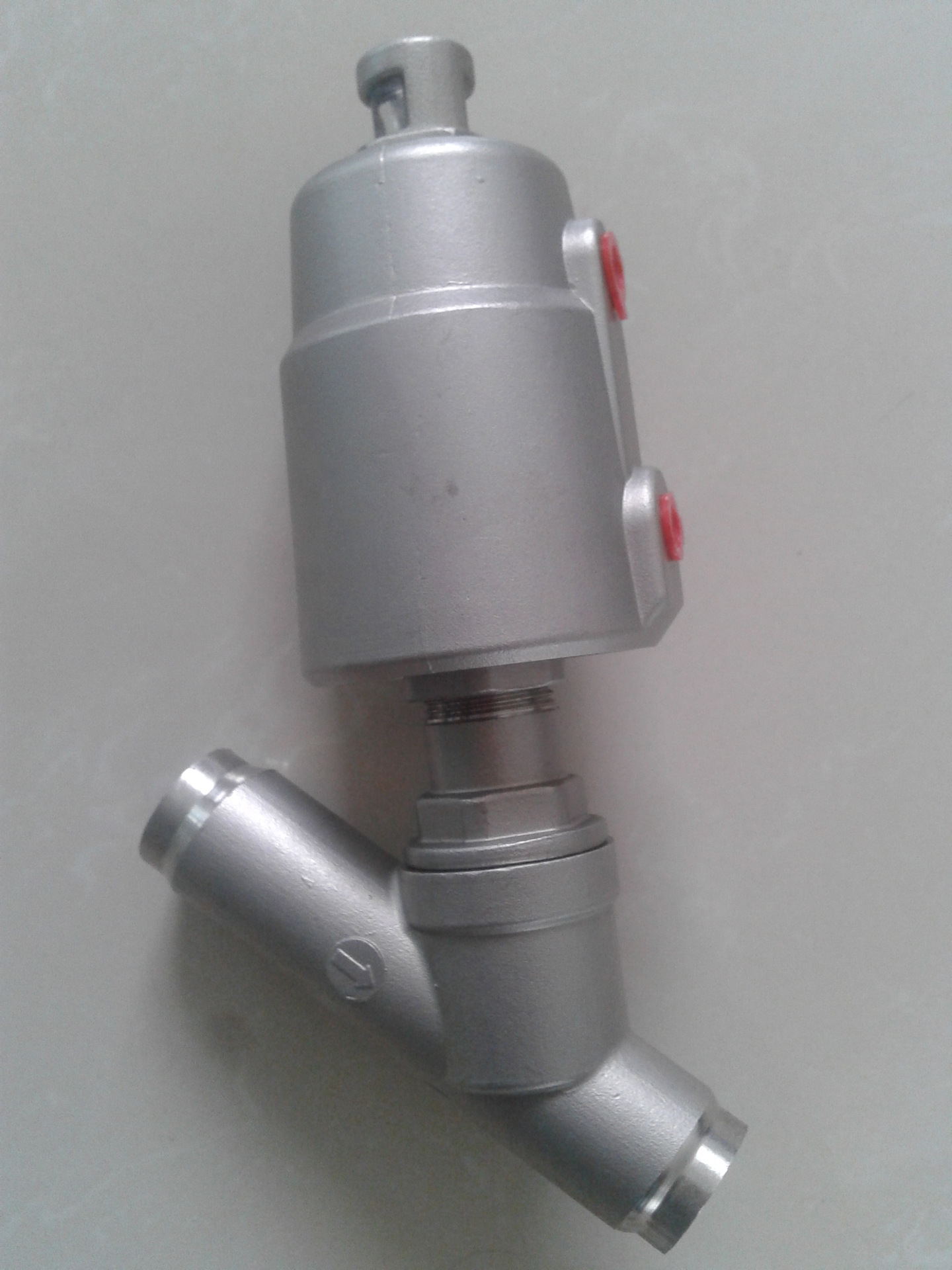 焊接式气动角座阀