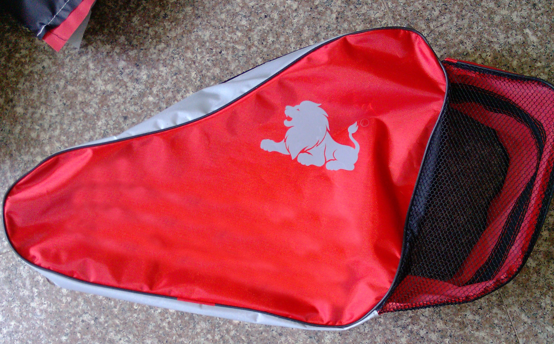 【轮滑背包溜冰鞋包滑冰鞋袋单肩包米高轮滑背